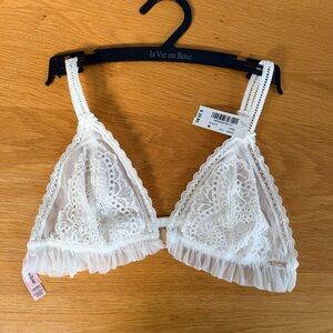 La Vie En Rose Cream Lace Bralette size M NWT